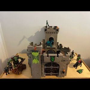 Playmobil Wolf’s Knight Castle and figurines